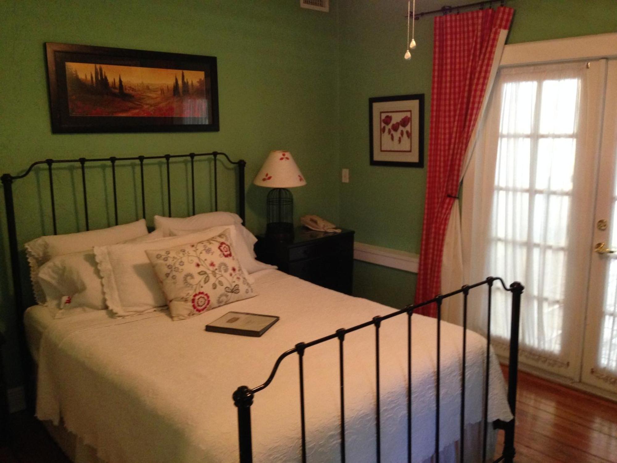 לייק וורת' Mango Inn Bed And Breakfast חדר תמונה