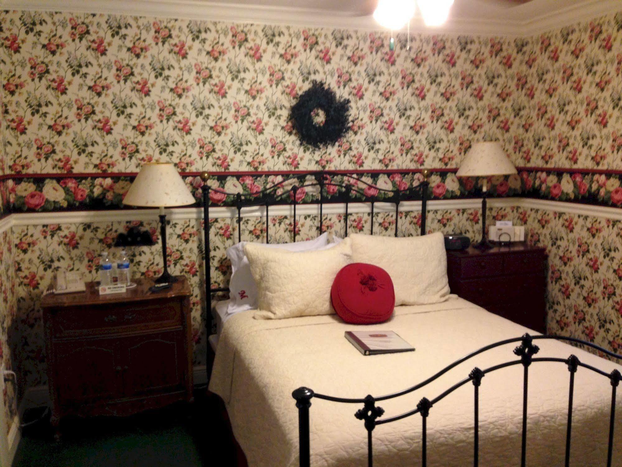 לייק וורת' Mango Inn Bed And Breakfast מראה חיצוני תמונה
